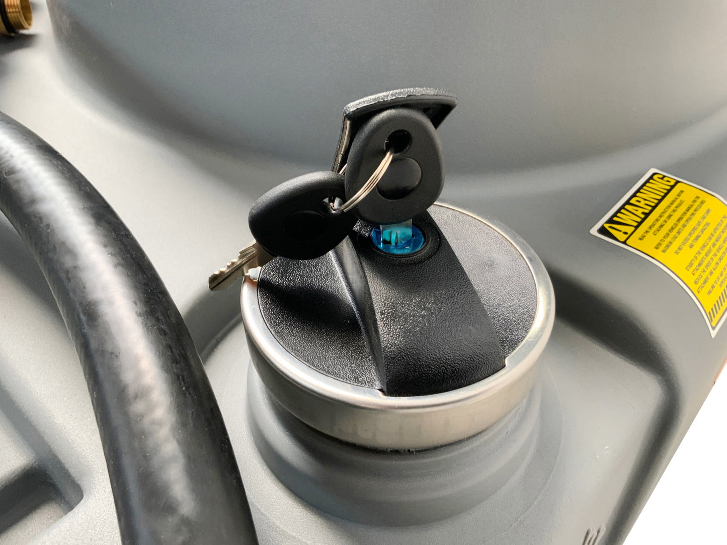 200L diesel tank with powerful diesel pump and tap - perfect solution for mobile refueling